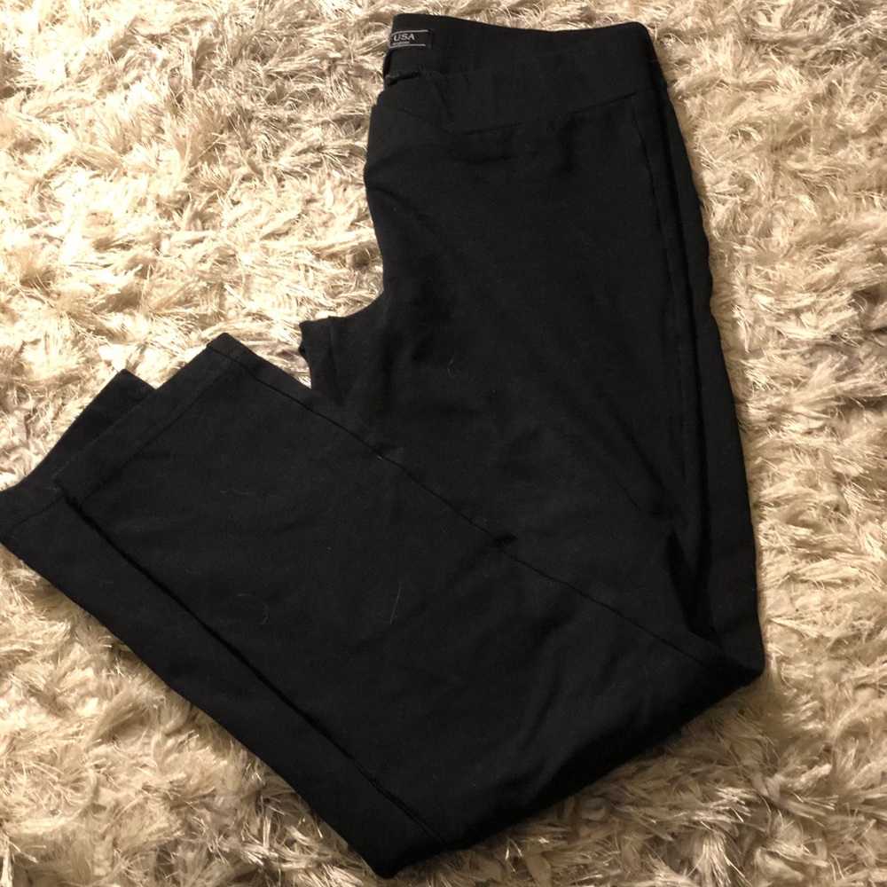 Black active leggings
